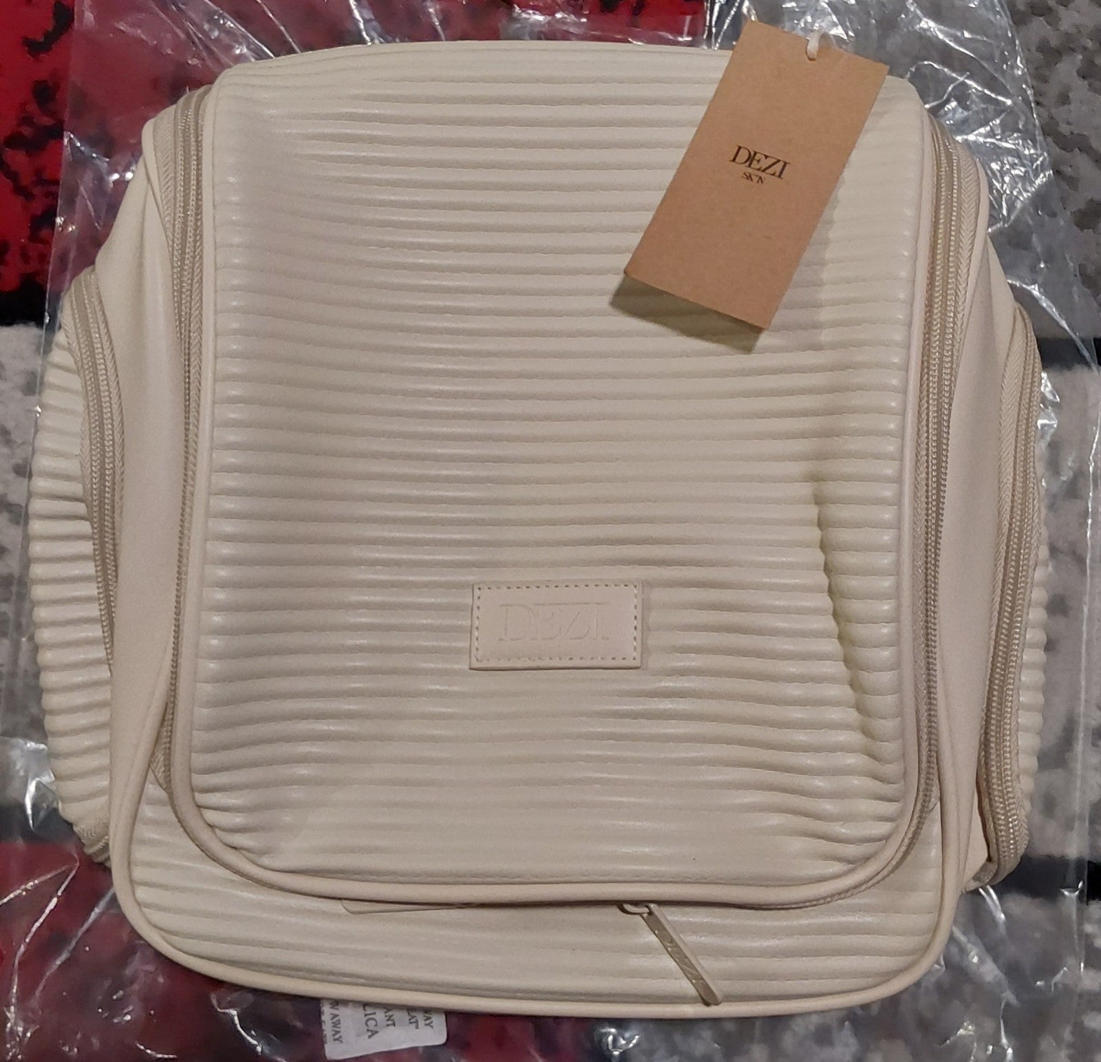 Dezi Pack It All Multi Purpose Travel Hanging Tote Ivory NWT 🔥🔥🔥