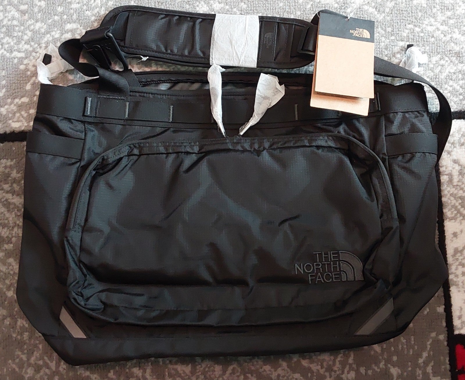 The North Face 25L Travel Tote With Company Logo Black NWT🔥🔥🔥
