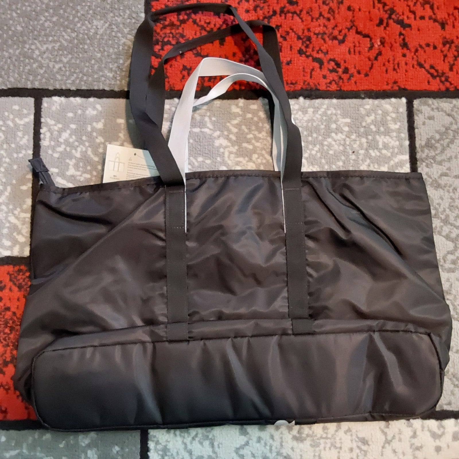 Under Armour UA Favorite Metallic 2.0 Tote Bag 25L NWT 🔥🎁🔥