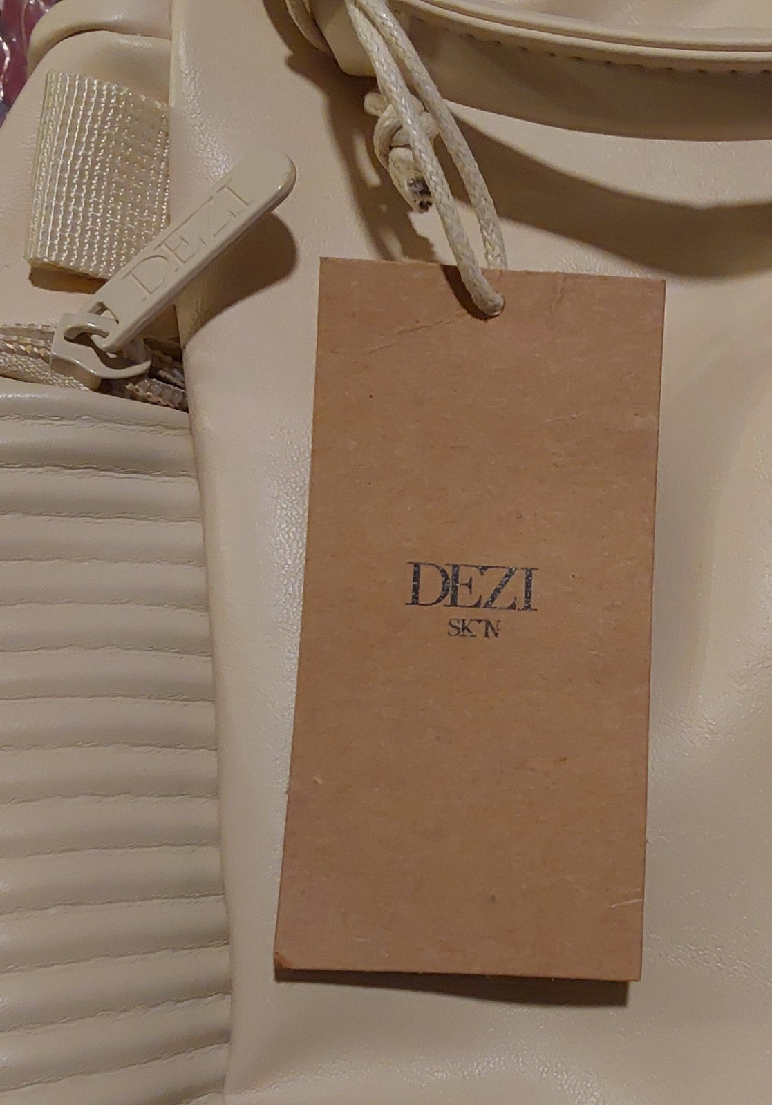 Dezi Pack It All Multi Purpose Travel Hanging Tote Ivory NWT 🔥🔥🔥