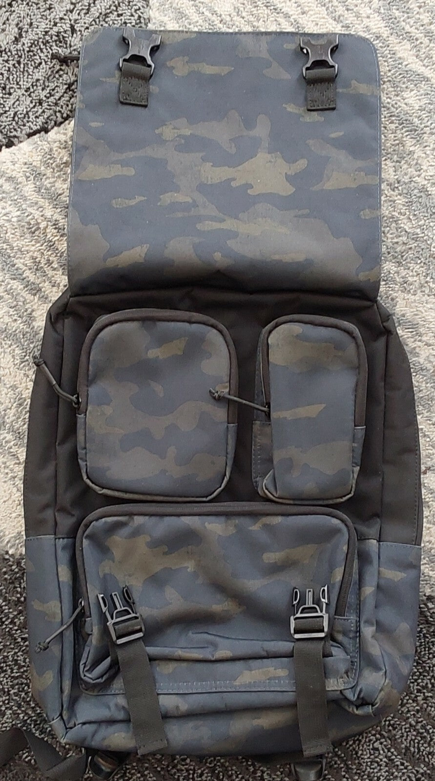 New Era Multiple Pocket Camo & Black "Las Vegas " Backpack NWOT🔥🔥🔥.