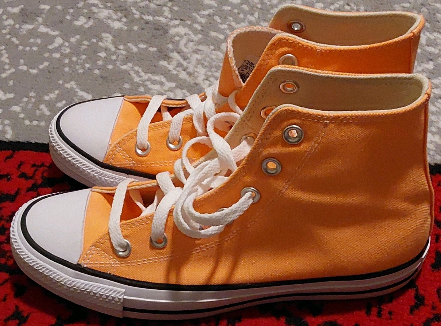  CONVERSE CHUCK TAYLOR  All Star High Peach Beam Size 6 NIB 🔥🔥🔥