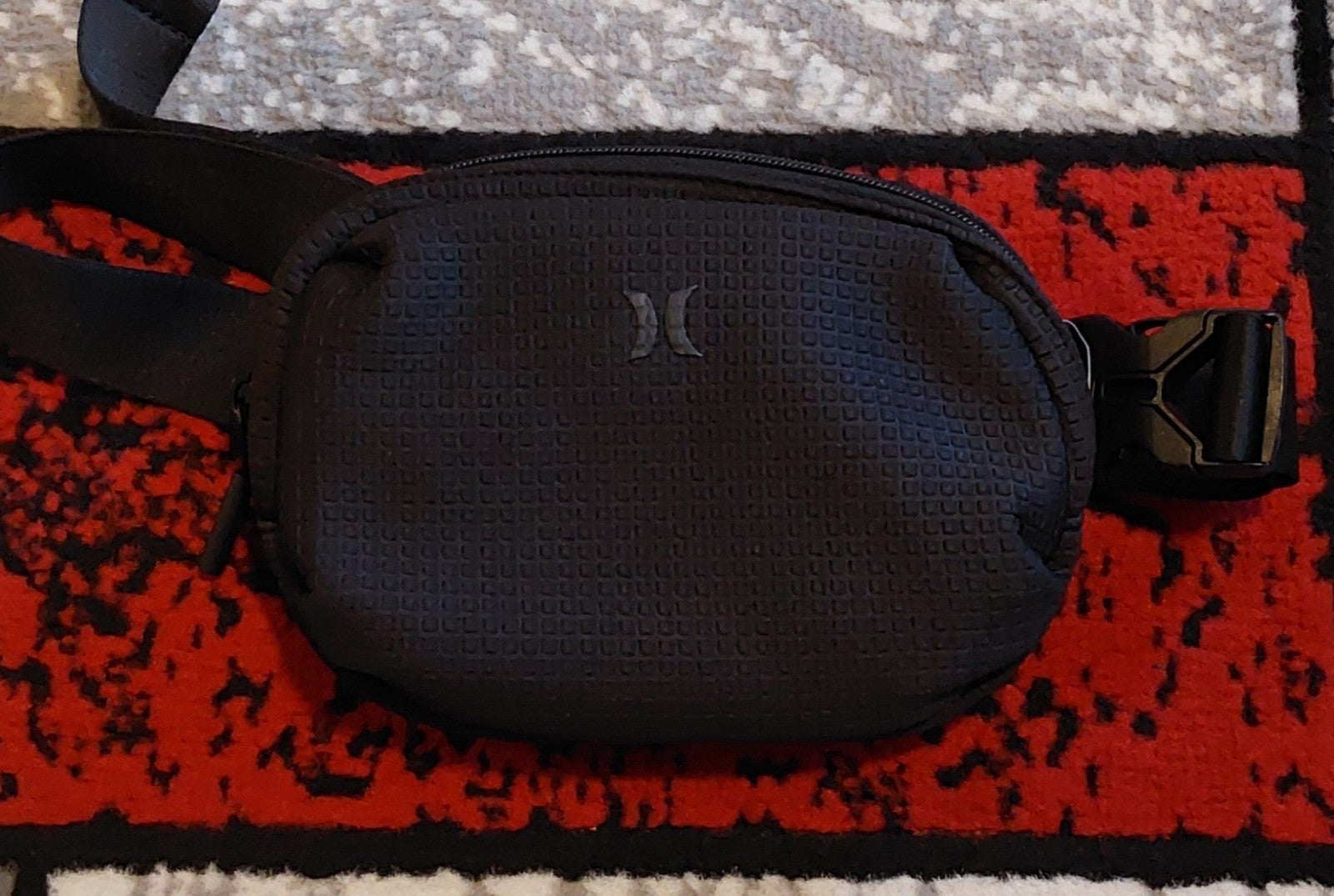 Hurley Fanny Pack Crossbody Bag Waistpack Black Unisex NWOT 🔥🔥🔥