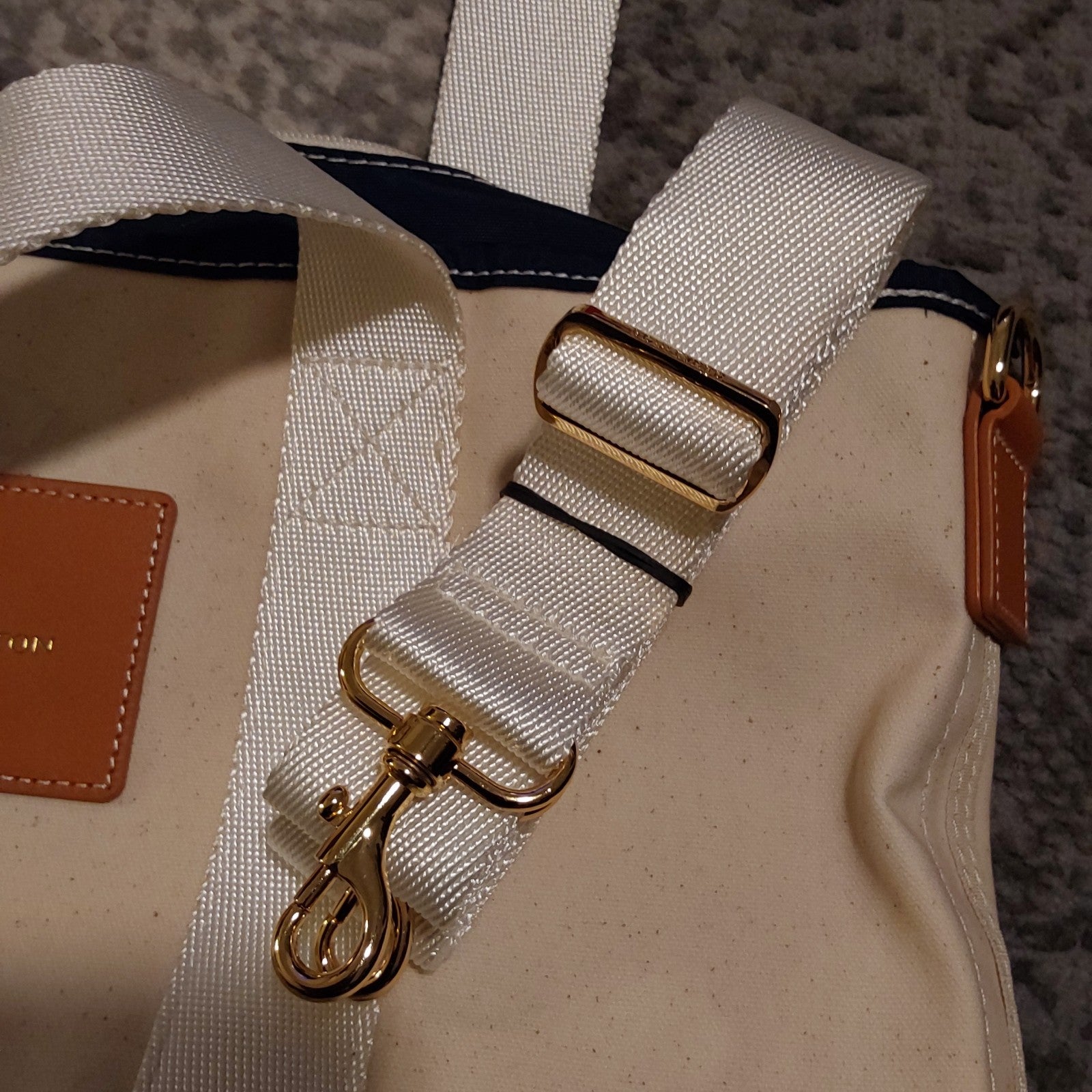 Boulevard Lara Large Shoe Tote With Company Logo Ivory NWT 🔥🔥🔥